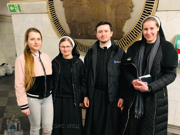 У Києві священики УГКЦ відслужили Літургію в метро_5